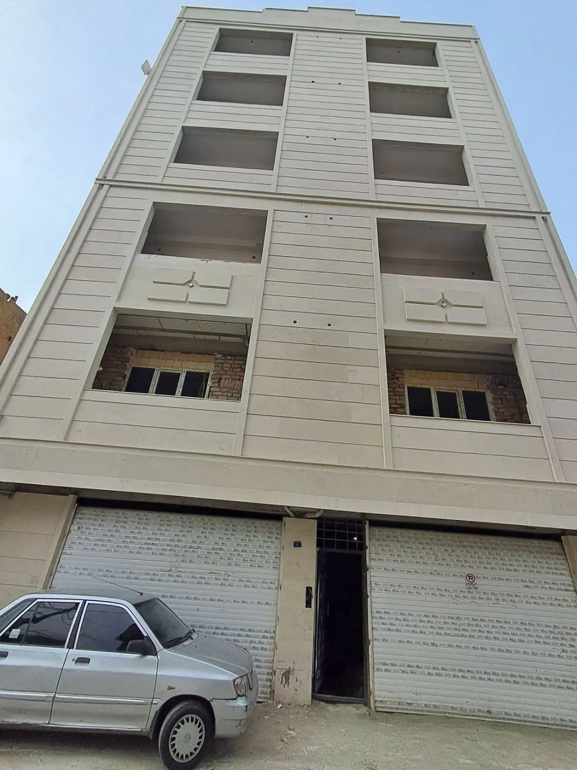 واحد با پارکینگ