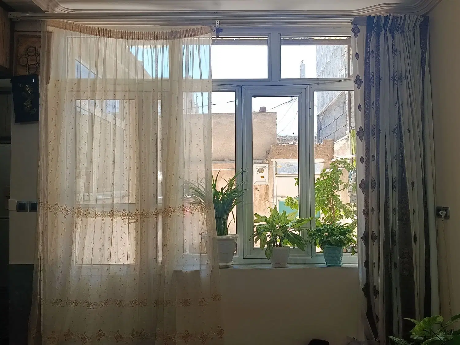 فروش حیاط در اخماقیه