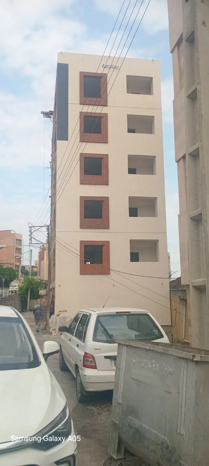 آپارتمان کوی بازرگانی برخیابان