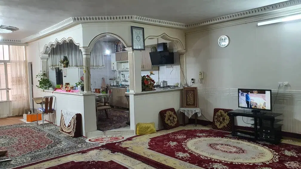 دو و نیم‌ طبقه ویلایی. تقی آباد. فوری