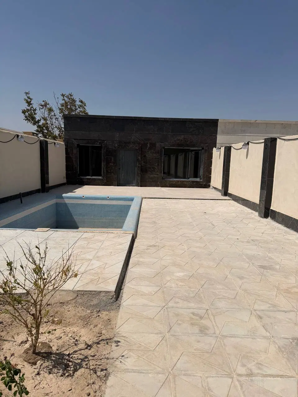 باغ ویلای ۲۸۰ متری  دوخواب ۱ خواب مستر  تهران نشین