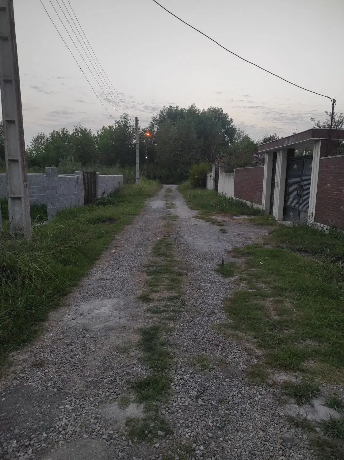 زمین مسکونی واقع در روستای ششکل ۵ کیلومتری دریا