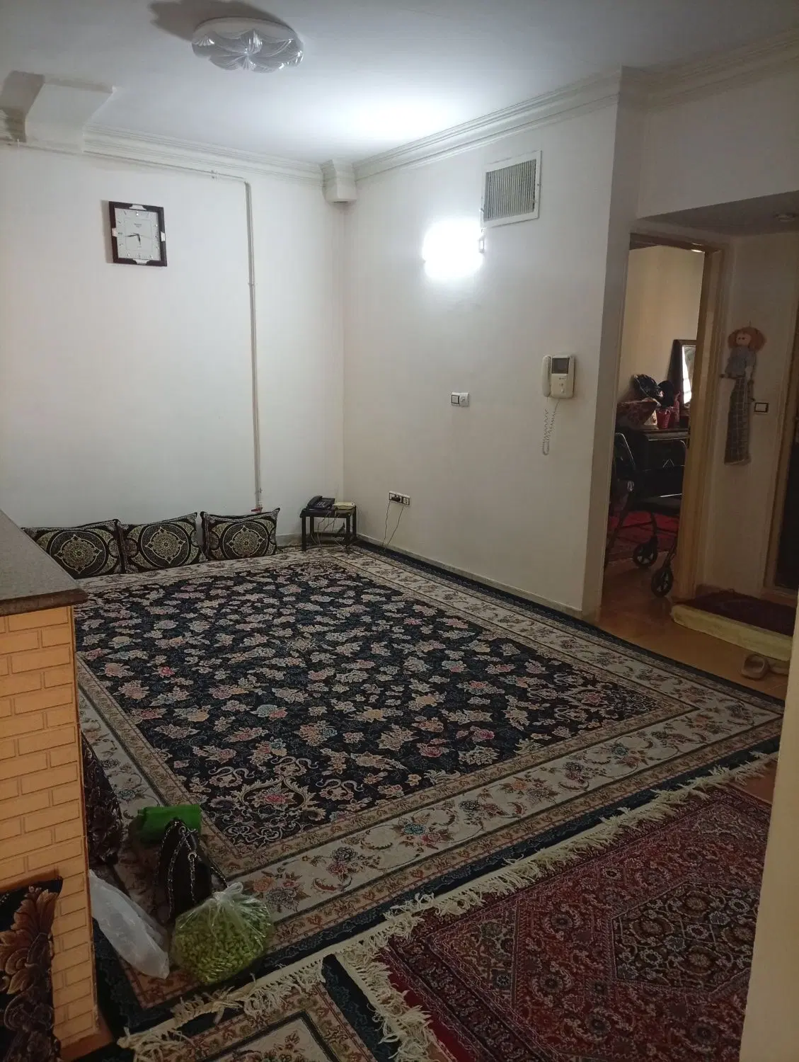 آپارتمان چهارطبقه طبقه چهار تک واحد