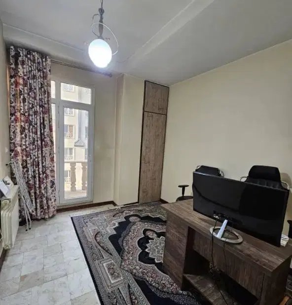 60مترآذربایجان چسب مترو شادمان طبقه همکف_ زیر قیمت