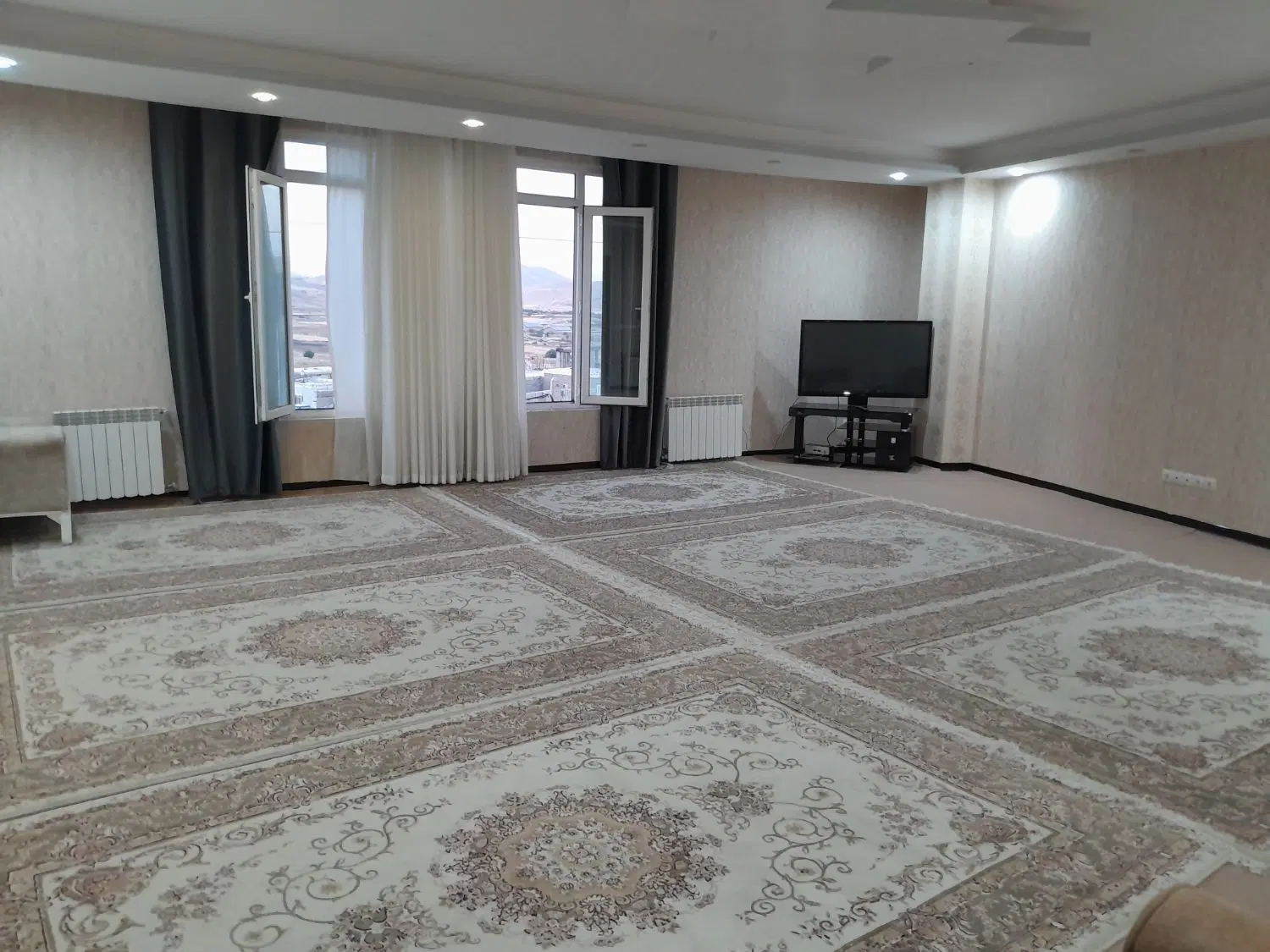 شهرک وحدت پنج آذر واحد آپارتمان 135 متری