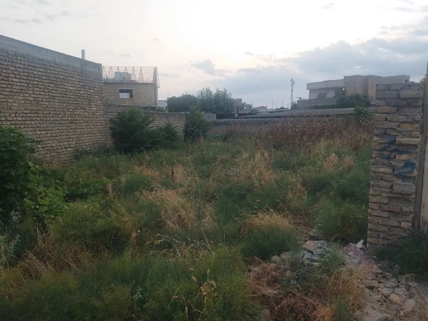 زمین مسکونی