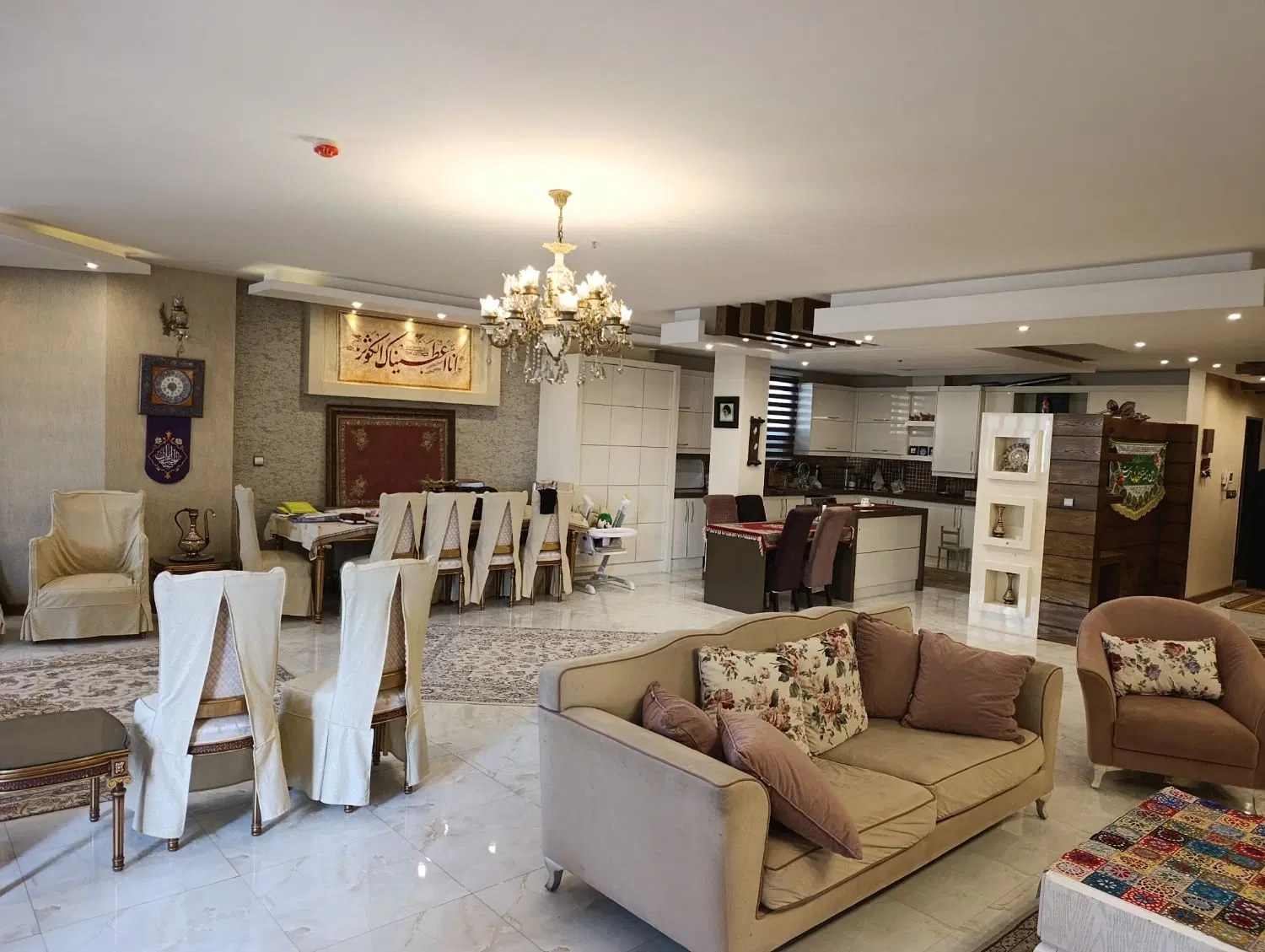 آپارتمان ۲۱۲ متری سه خوابه در رشحه اصفهانی (مفتح)