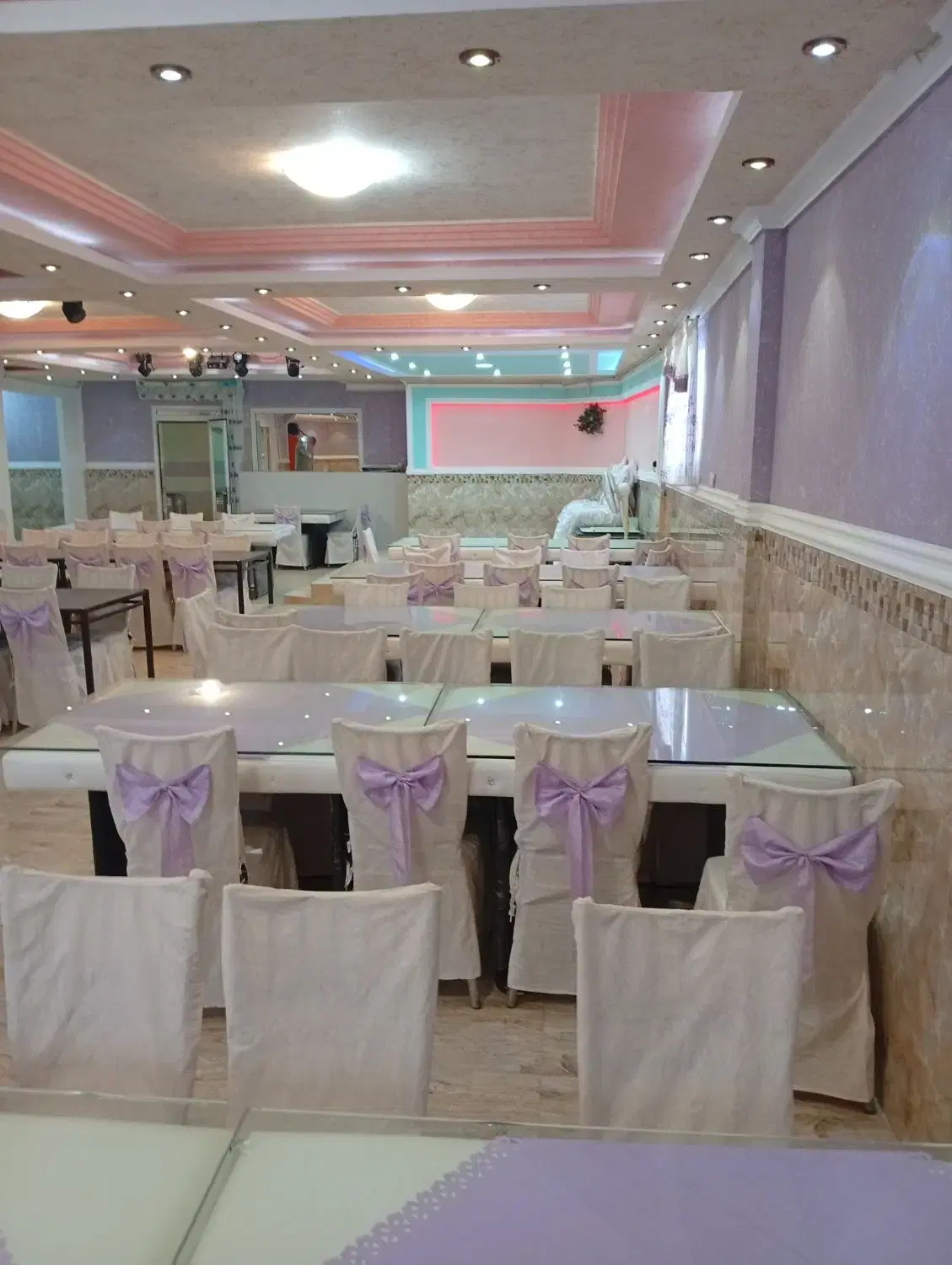 یک باب رستوران اجاره داده میشود