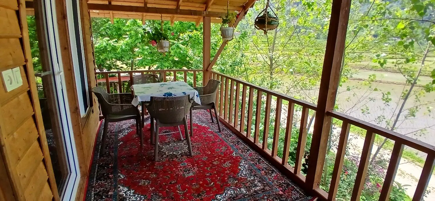 کلبه چوبی دربست