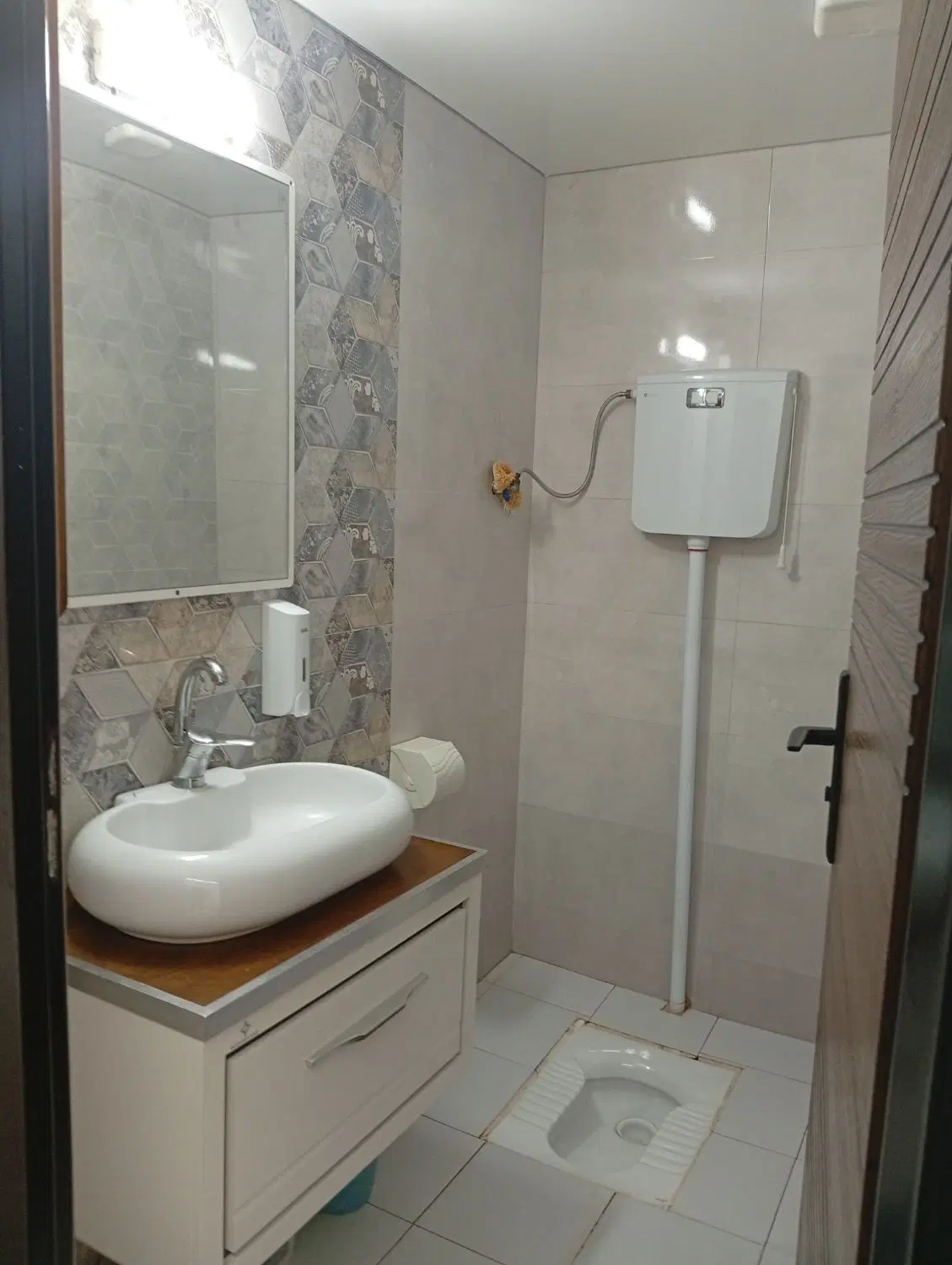 آپارتمان نوساز 122متری طبقه دوم C5