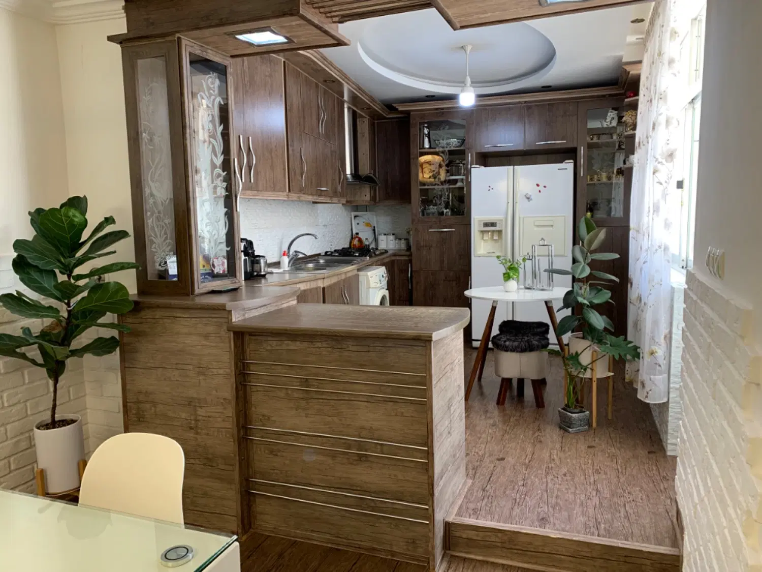 رفیق همیشگی(ویلایی واقعا شیک سیاه اسطلخ)