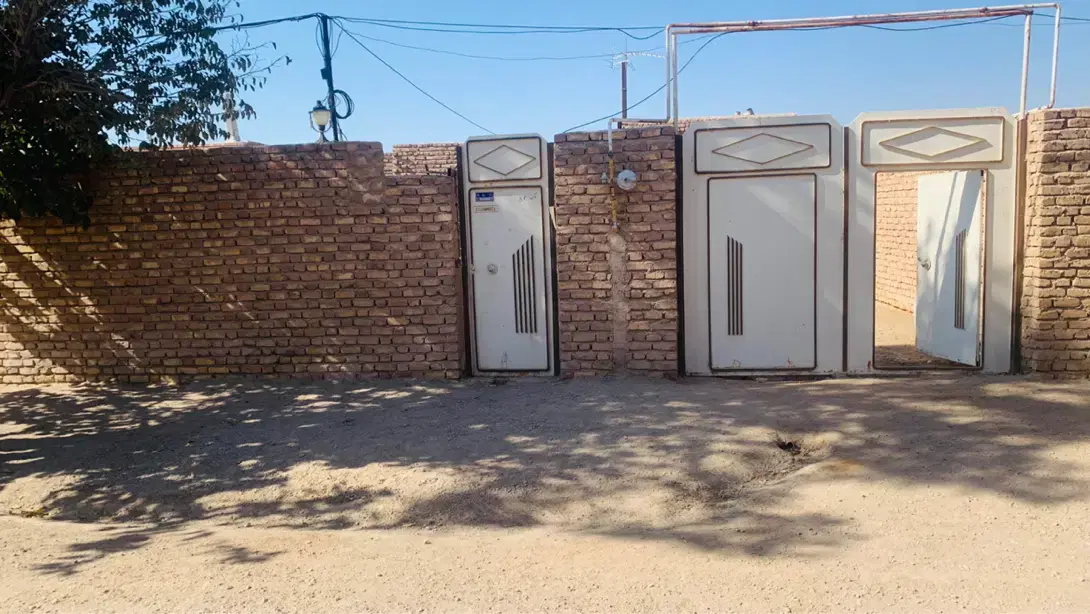 زمین فروشی