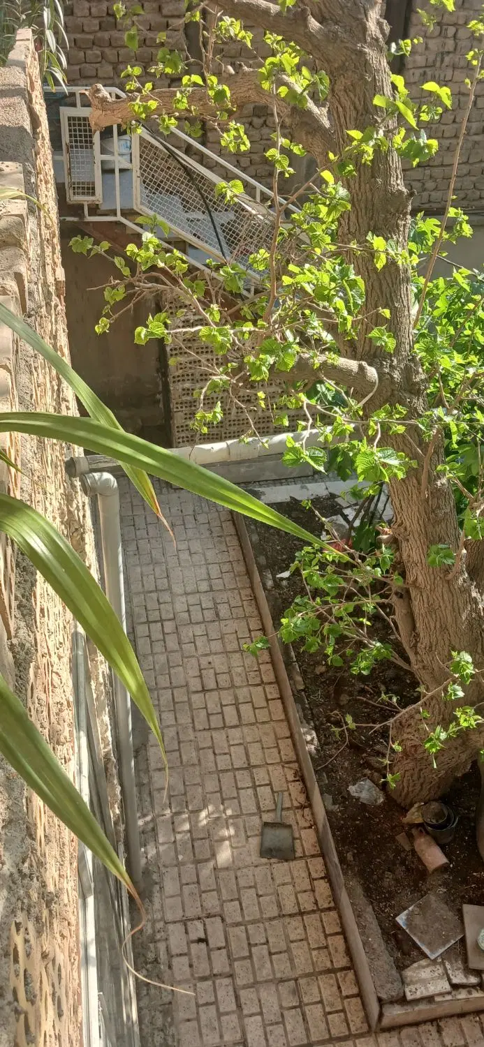 با سلام خونه ۳طبقه ویلایی