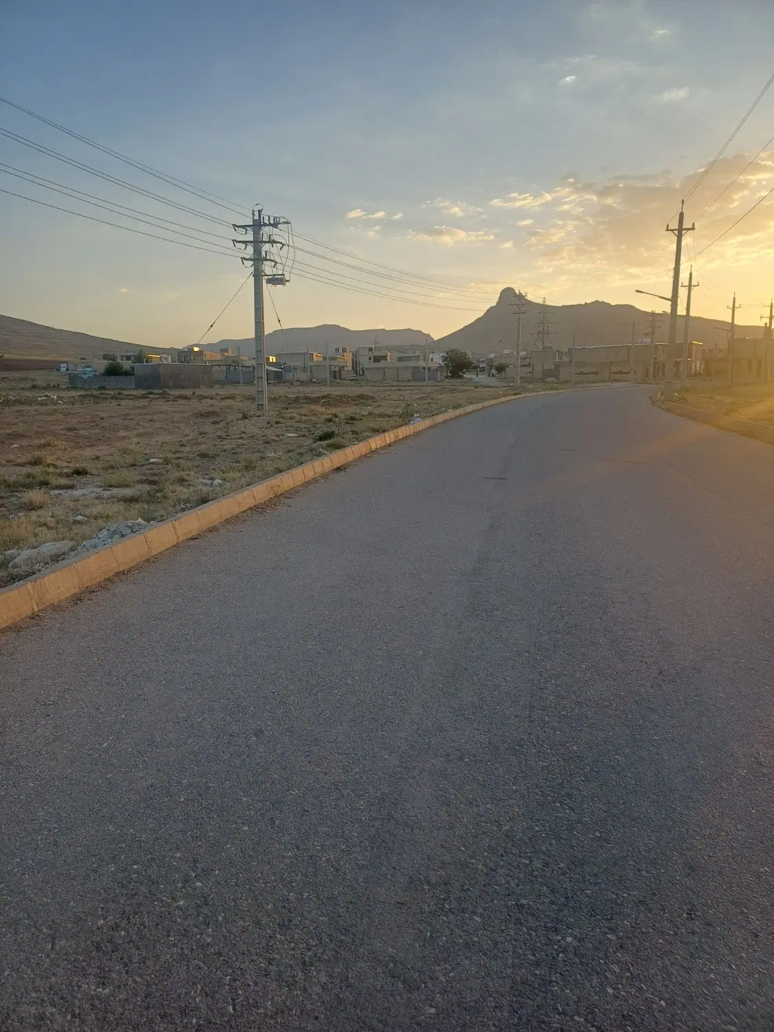 زمین مسکونی