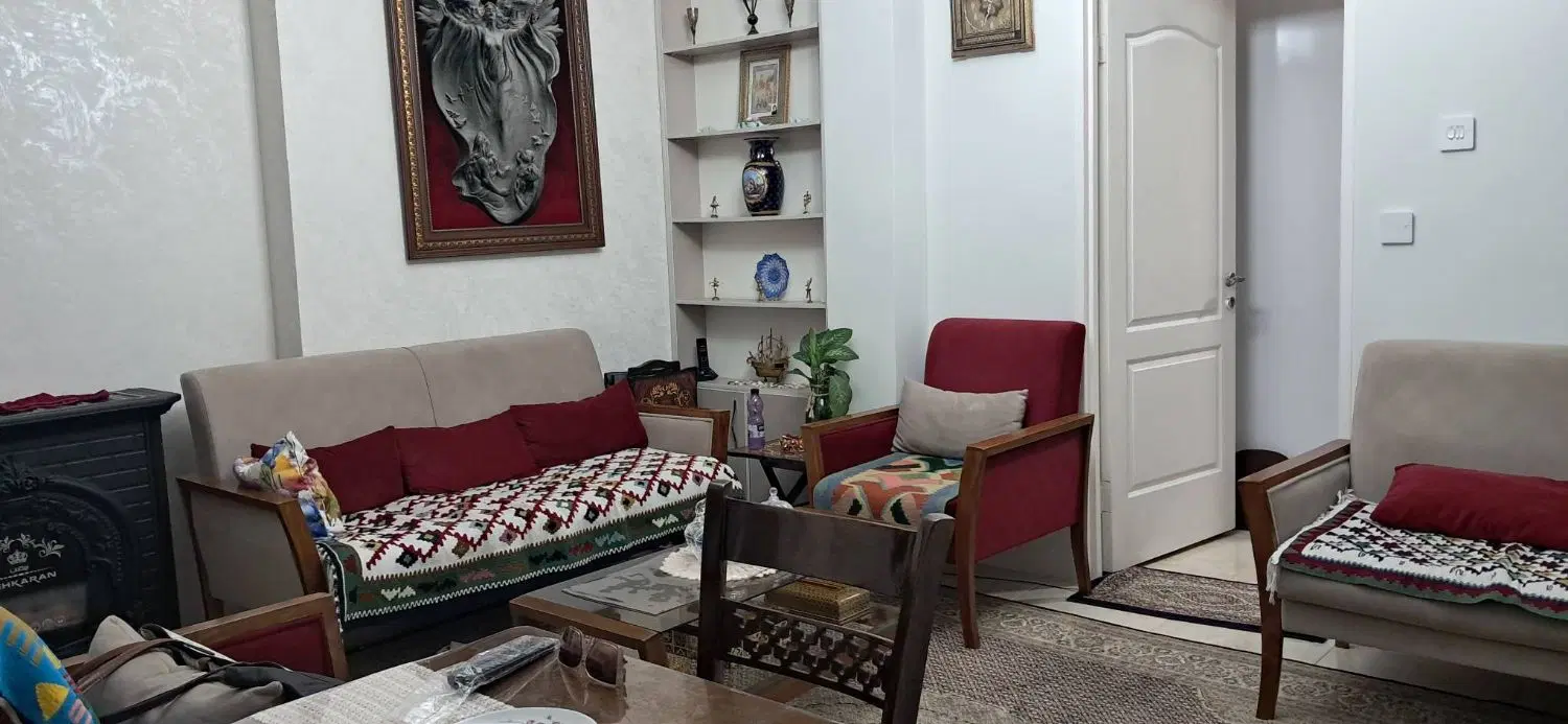 اجاره  ۴۰ متر آپارتمان *آذربایجان* بازسازی شده