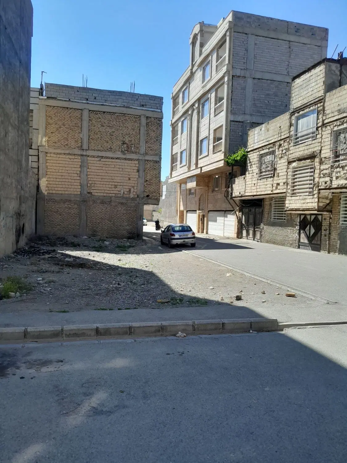 زمین دو نبش