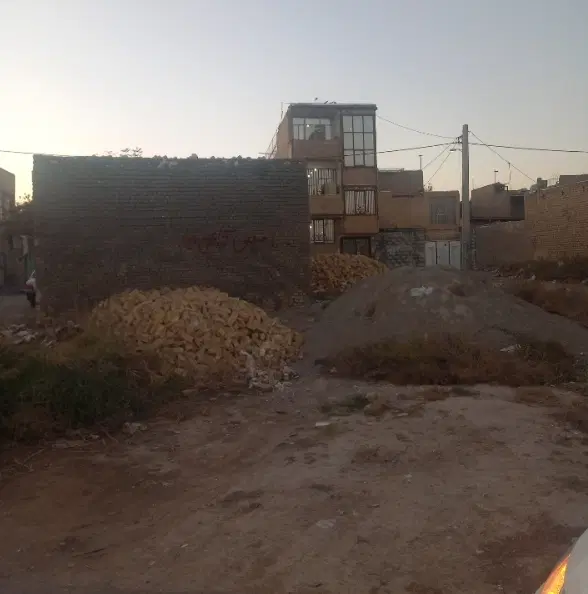 زمین ۷۲ متری