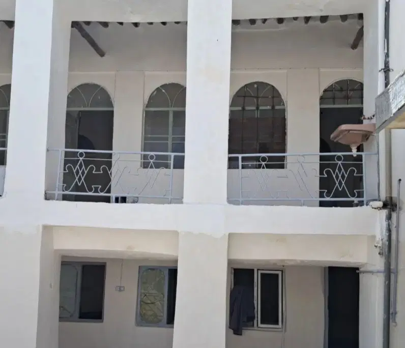 راه اهن نزدیک خیابان