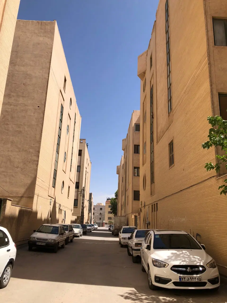 آپارتمان 24 آذر