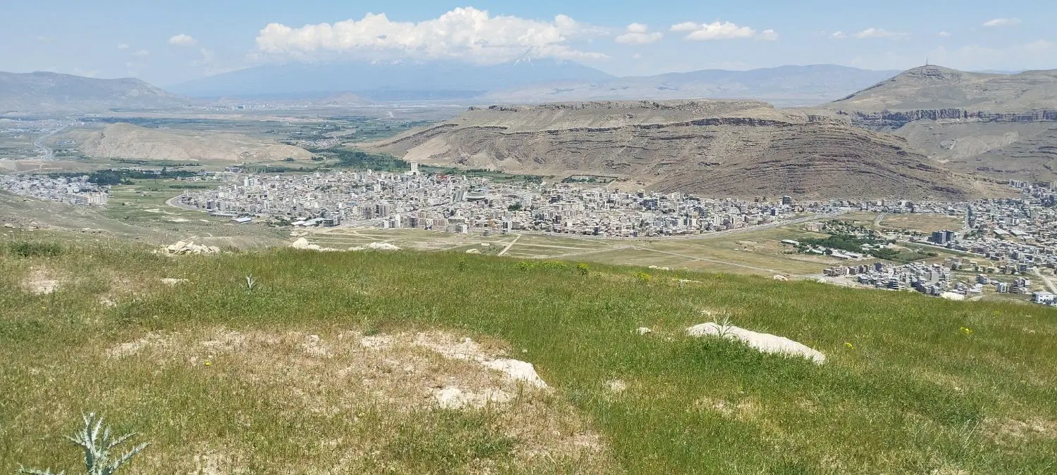 زمین ۲۳۰۰ متری در قره خاچ