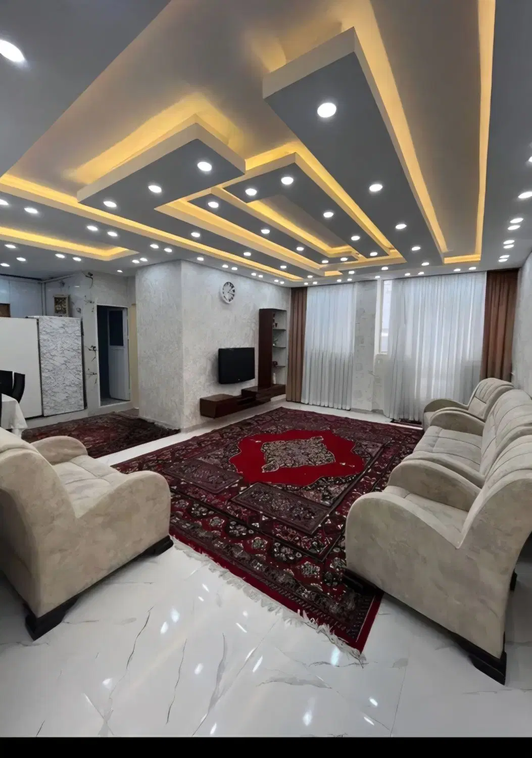 واحد مجتمع سرعین  وام دار معاوضه با خودرو هم دارم