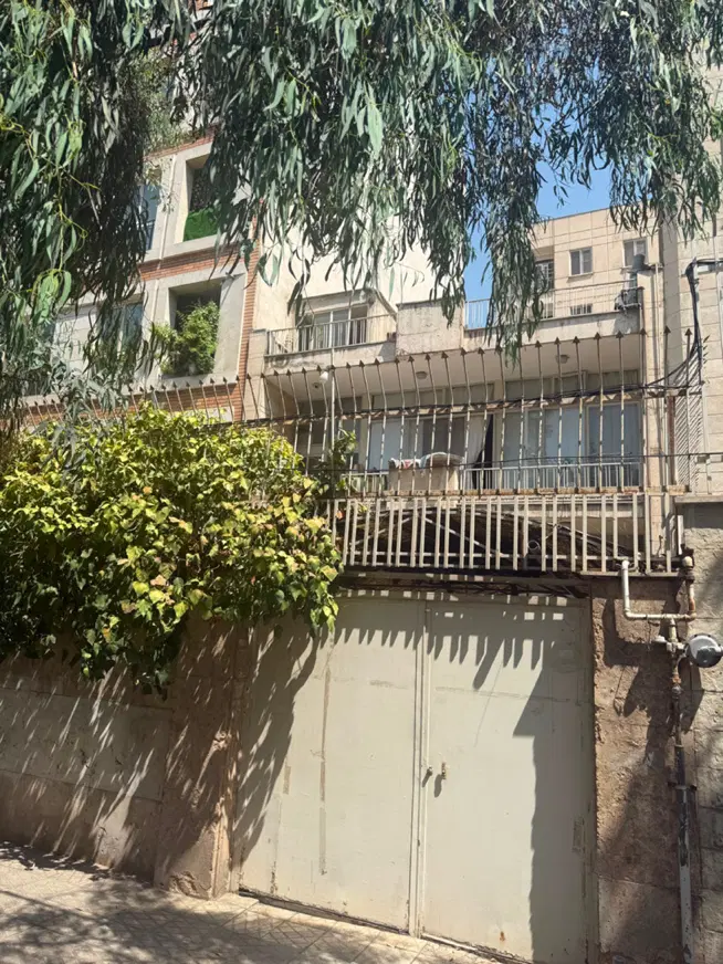 یوسف اباد ۱۸۵ متر شمالی بر ۸