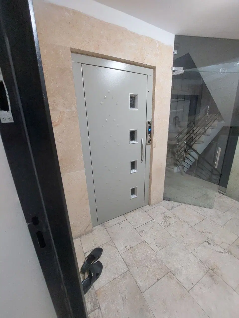 ۴۸متر آسانسور دار مترو کمیل