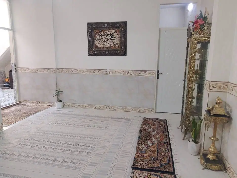 ویلایی دو طبقه هر طبقه ۸۰ متر با حیاط