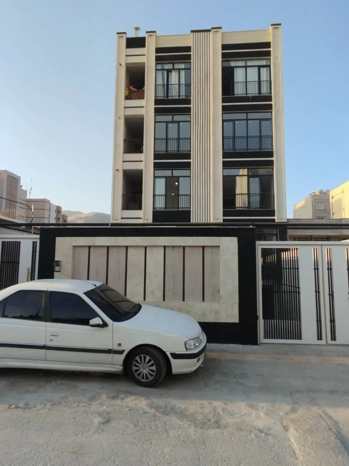 111متری