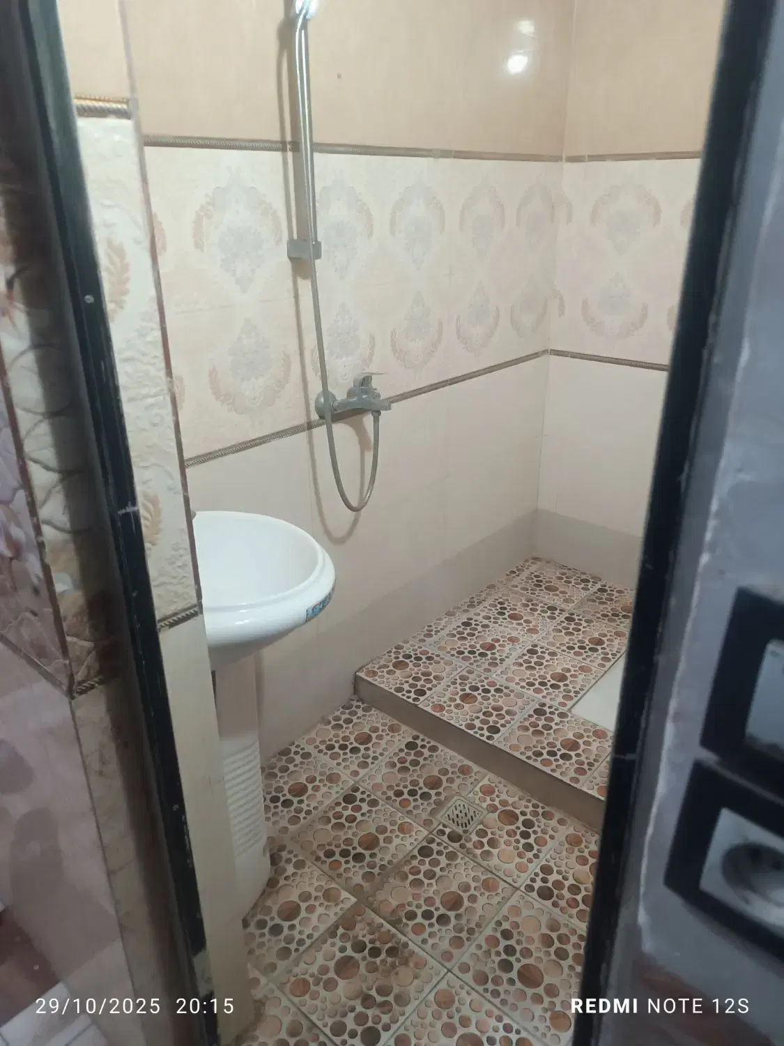 سوئیت روزانه مسافرین . خیابان خرمشهر