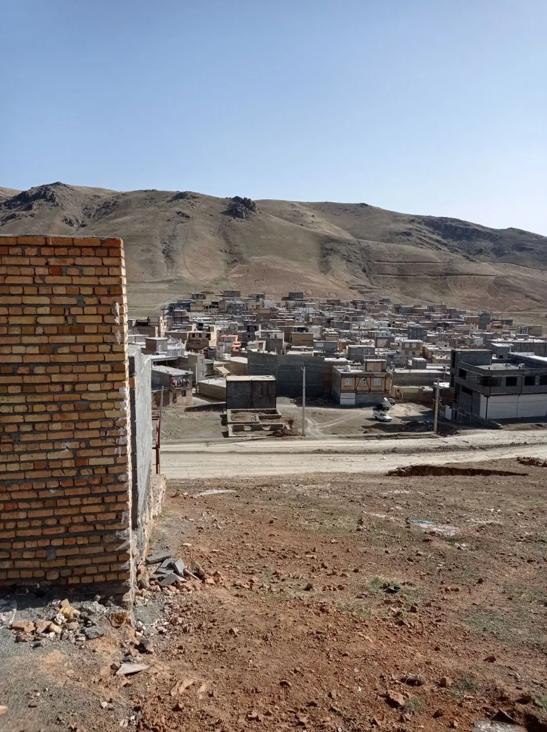 نیمه کاره ۵۰متری