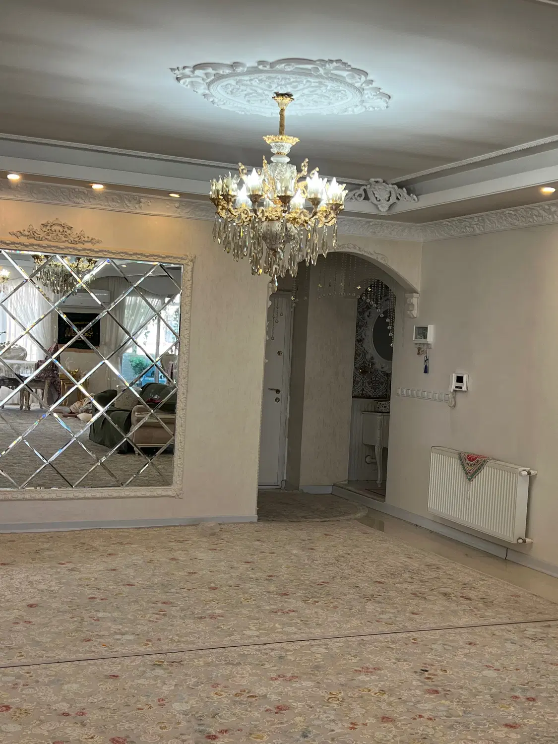 واحد ۲۷۰ متری فول امکانات فوق العاده و بینظیر