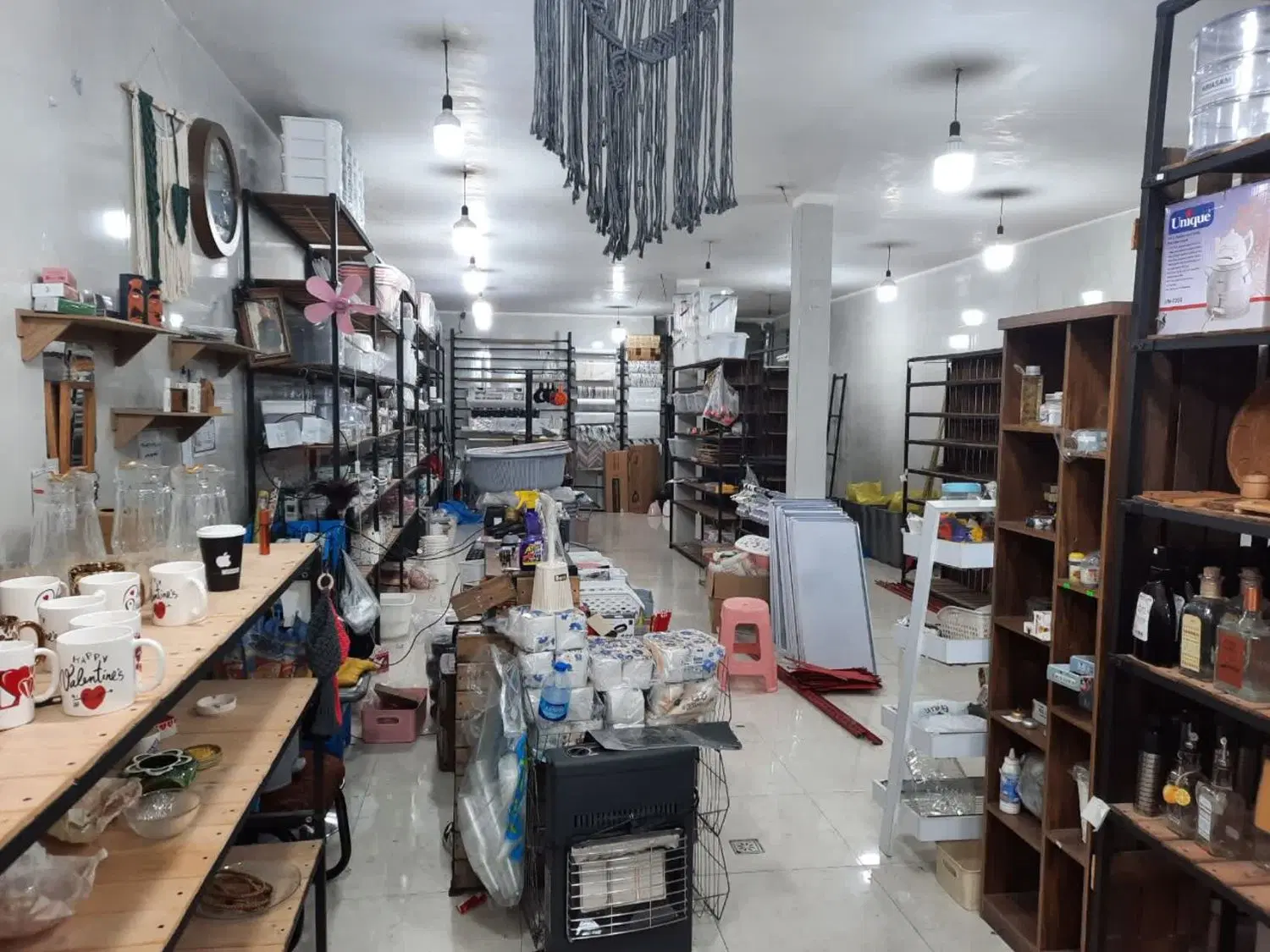 مغازه 100 متری و 40 متر زیر زمین اجاره در شادآباد