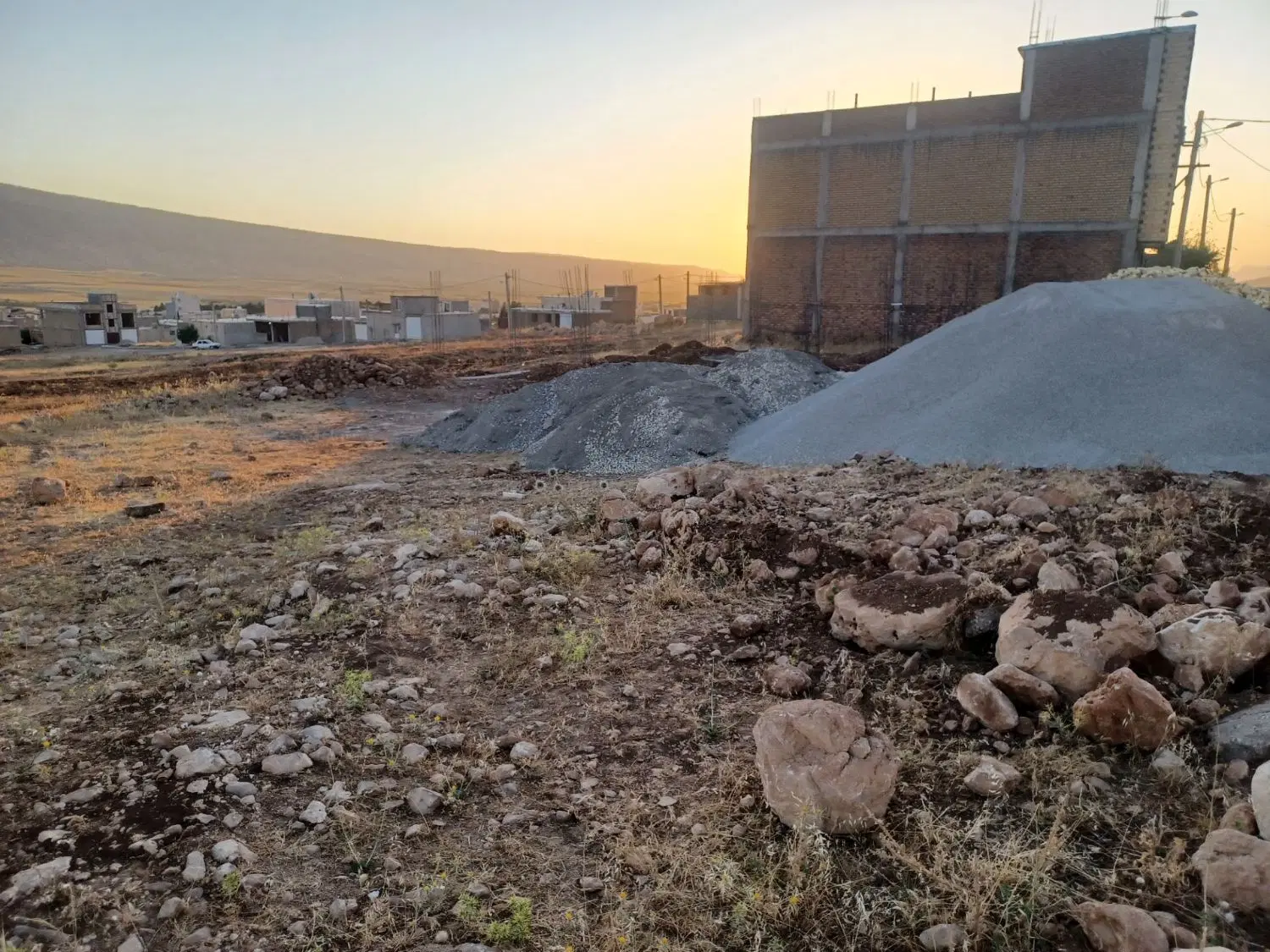 زمین مسکونی