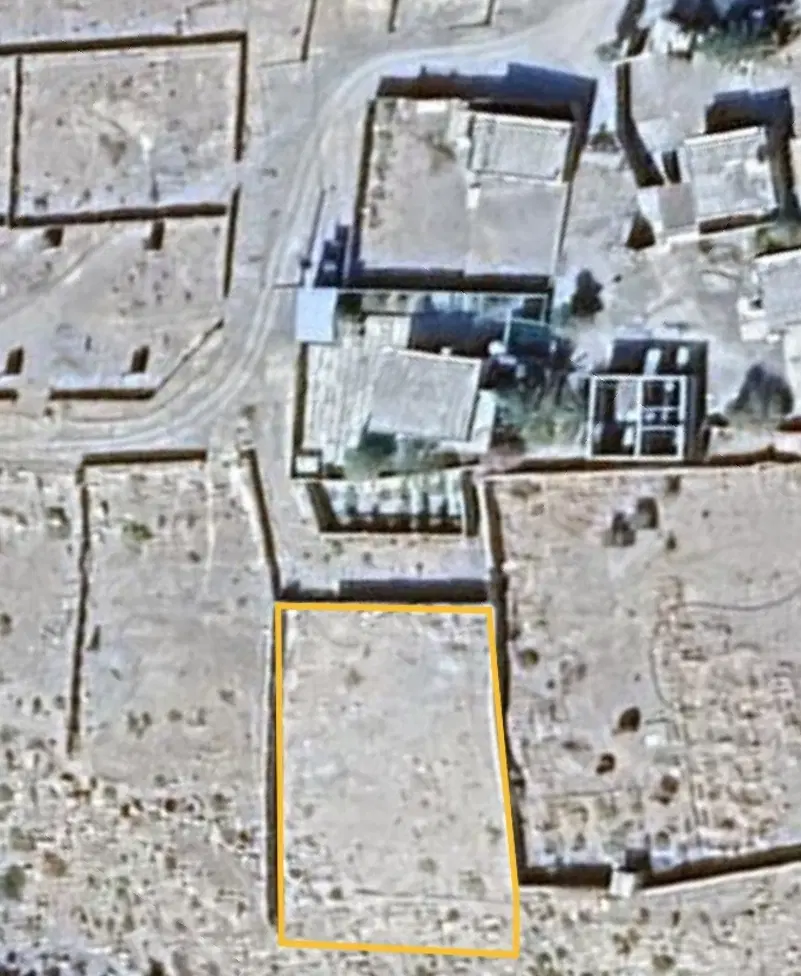 زمین فروشی