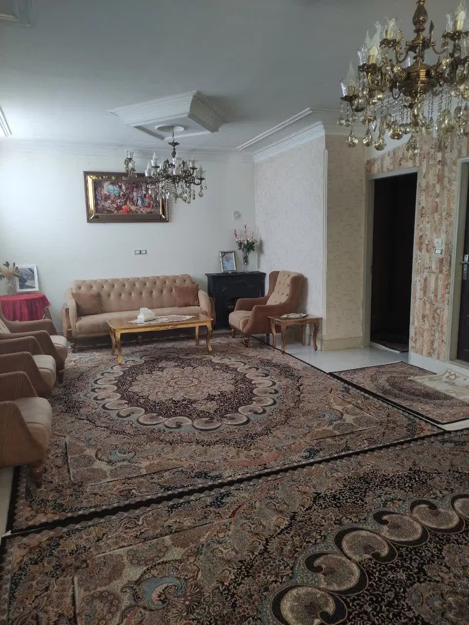 دو طبقه ۸۰ متر طبقه اول ۴۰ متر طبقه دوم با حیاط