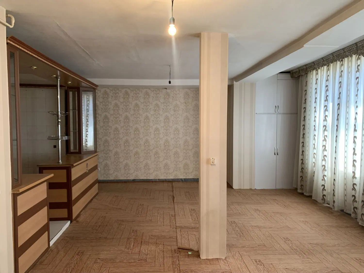 آپارتمان۸۰متر شهرک اندیشه کوی دادمهر(املاک امیران)