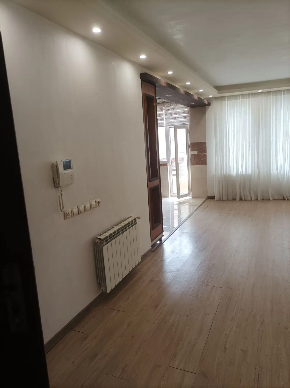فروش واحد کارشناسان بر خیابان
