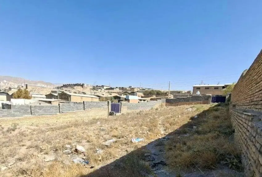 زمین۳۷۰ متری
