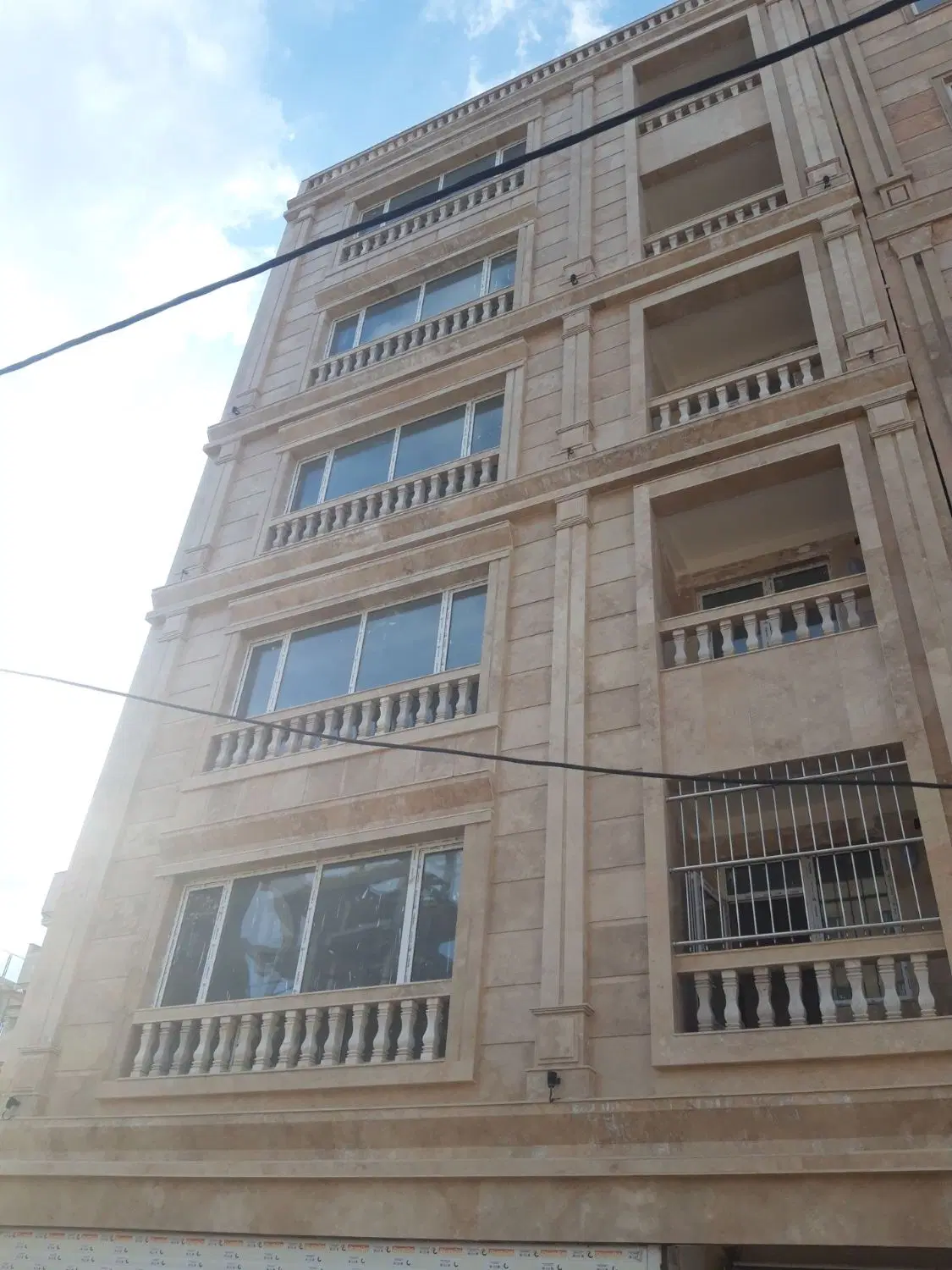 فروش واحد در بلوک ۱۲ کوثر