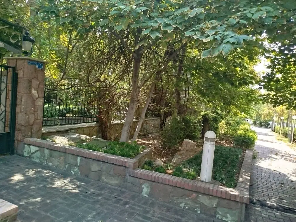 کلنگی ۳۰۰ متر