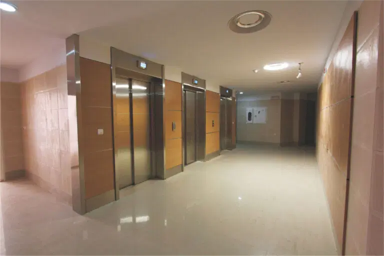 ۹۷ متری برج عرفان یک قدمی دریاچه