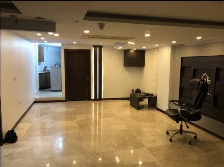۳واحد۸۵متری موقعیت تجاری ساختمان دربست بصورت یکجا