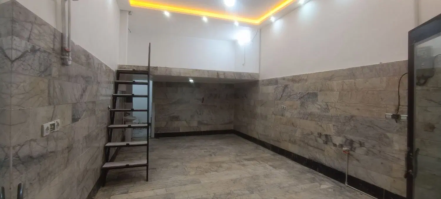 مغازه ۴۰ متری اول کشاورز ۵