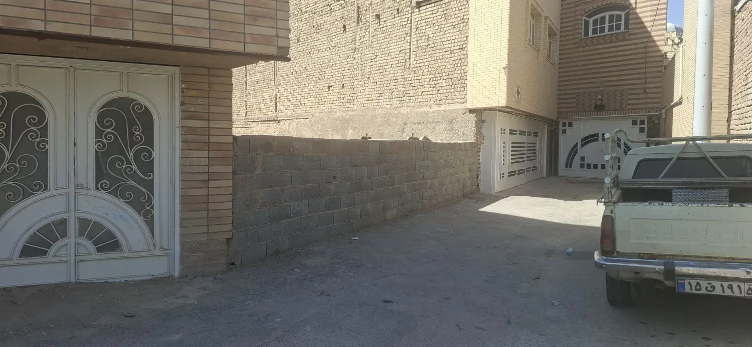 زمین فروشی