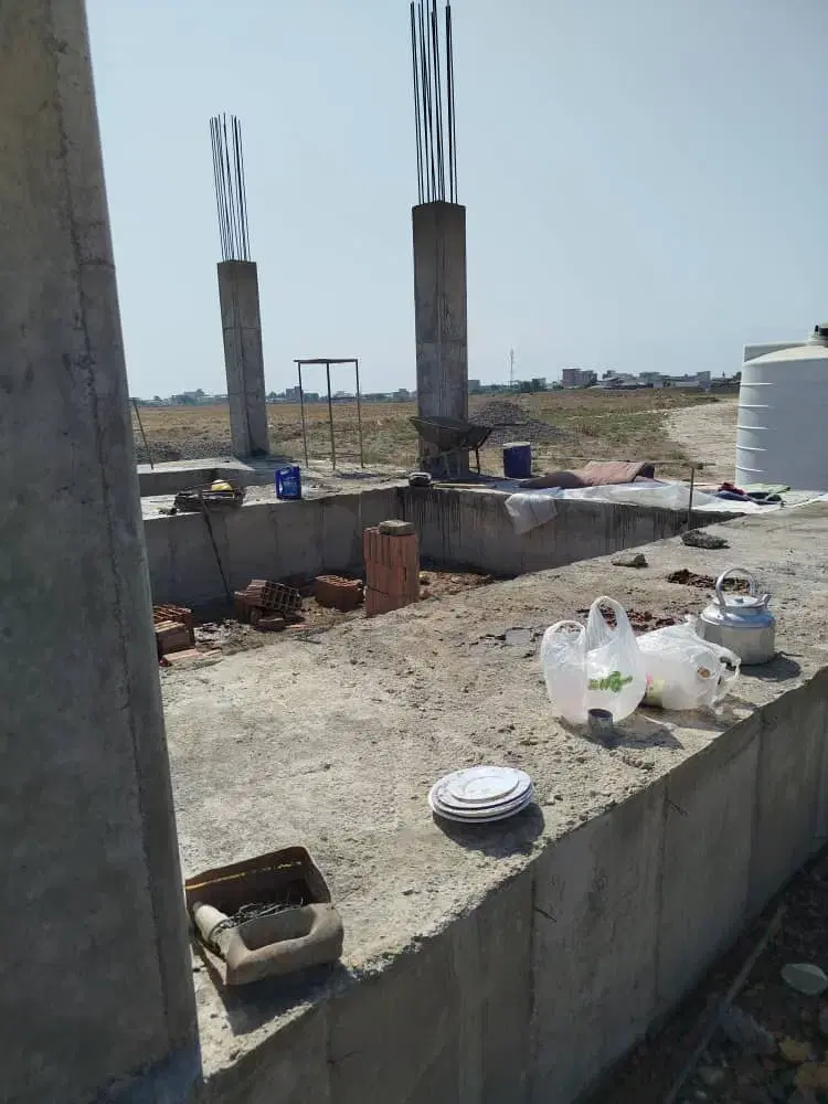 ساختمان نیمه کاره