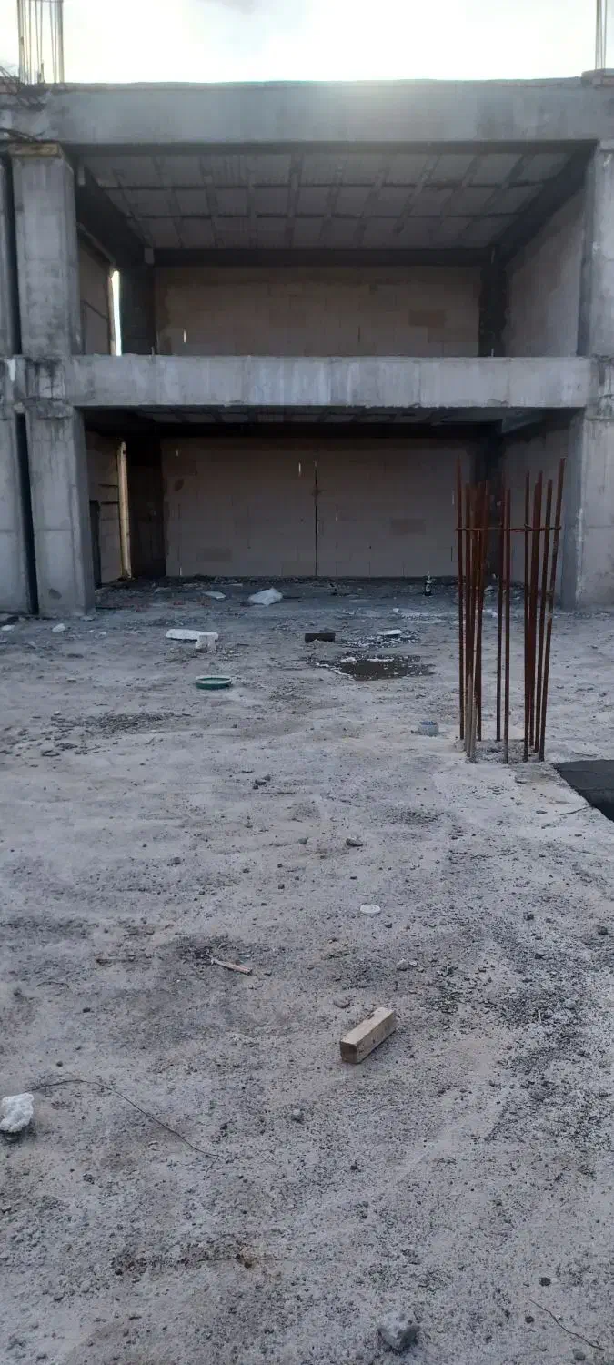 ساختمان نیمه کاره