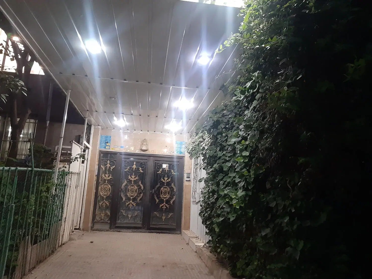 اپارتمان ۸۰ مترهمکف با باغچه دولت اباد