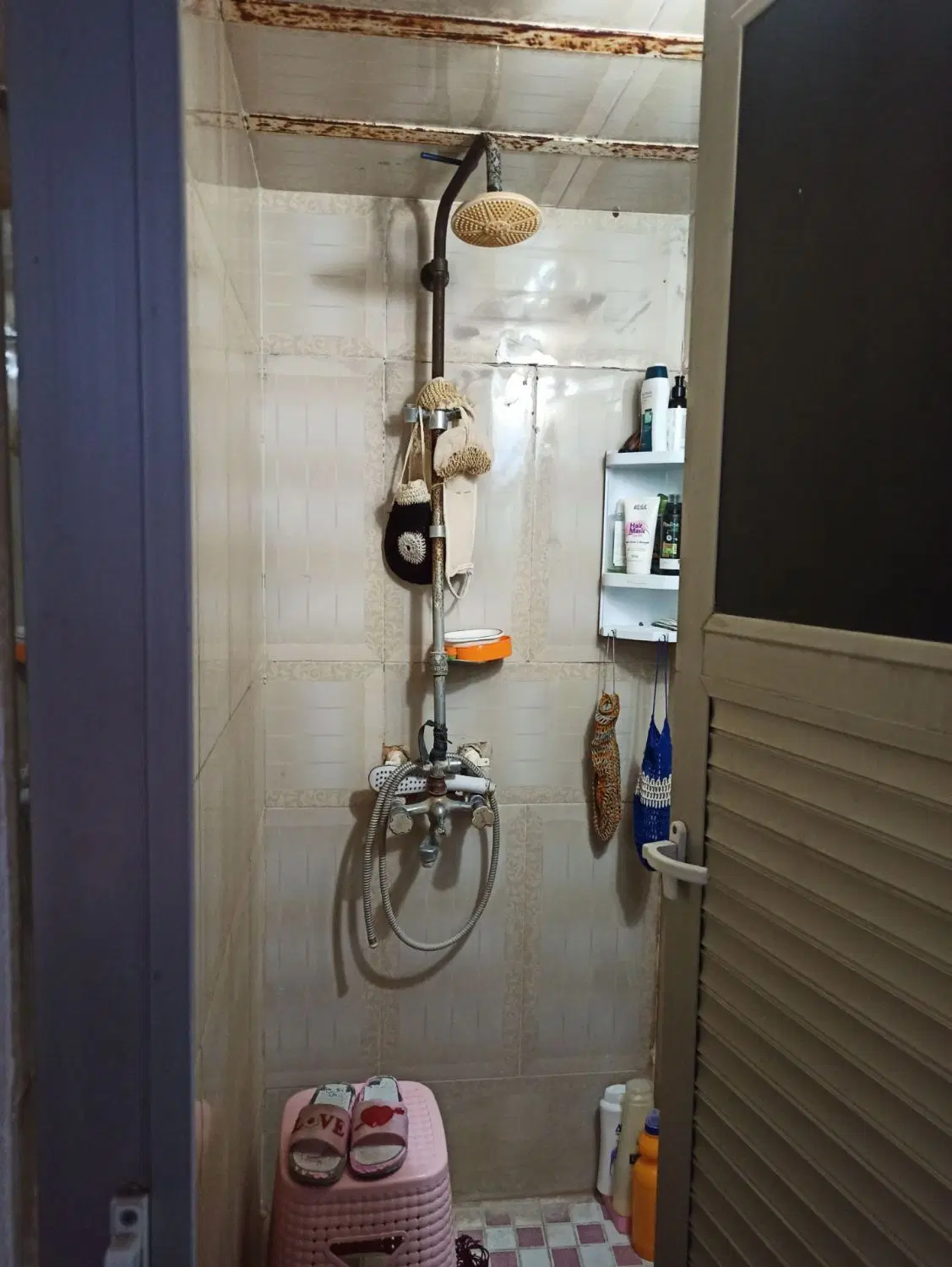 منزل مسکونی در خیابان شش بیست متری