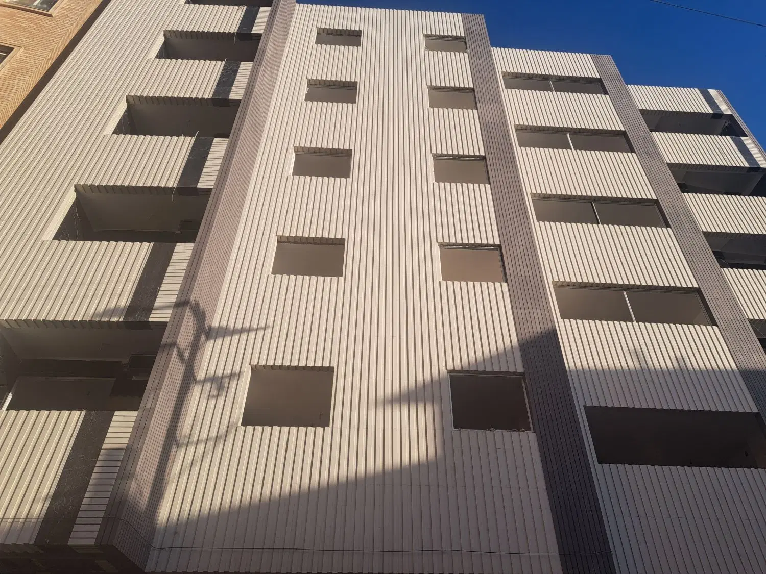 واحد ۱۳۵متری_ آل محمد_۳خواب _تاپ لوکیشن